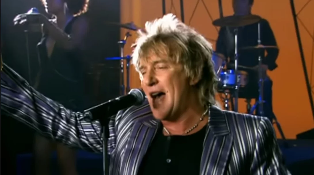 O Rod Stewart καταφτάνει στην Αθήνα!