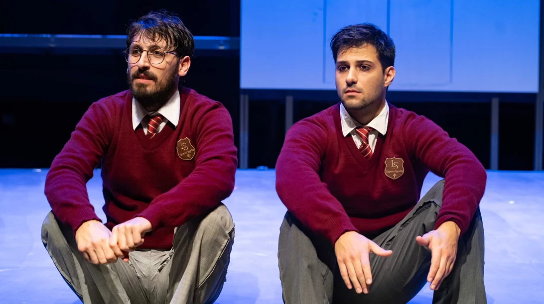 Το "Αγόρι με τις δυο καρδιές" συνεχίζεται με εορταστικό ωράριο παραστάσεων και προσφορά εισιτηρίων!