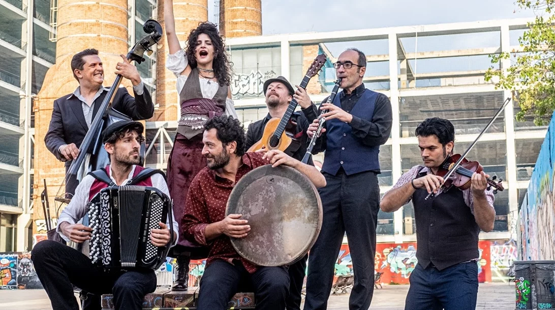 Barcelona Gipsy BalKan Orchestra (BGKO): "multi culti" ακούσματα στο Faliro Summer Theater