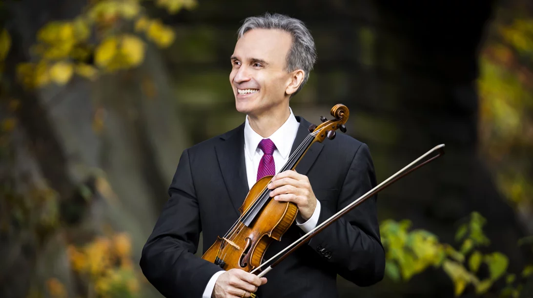 Μπραμς με τον βραβευμένο με Grammy Γκιλ Σάχαμ