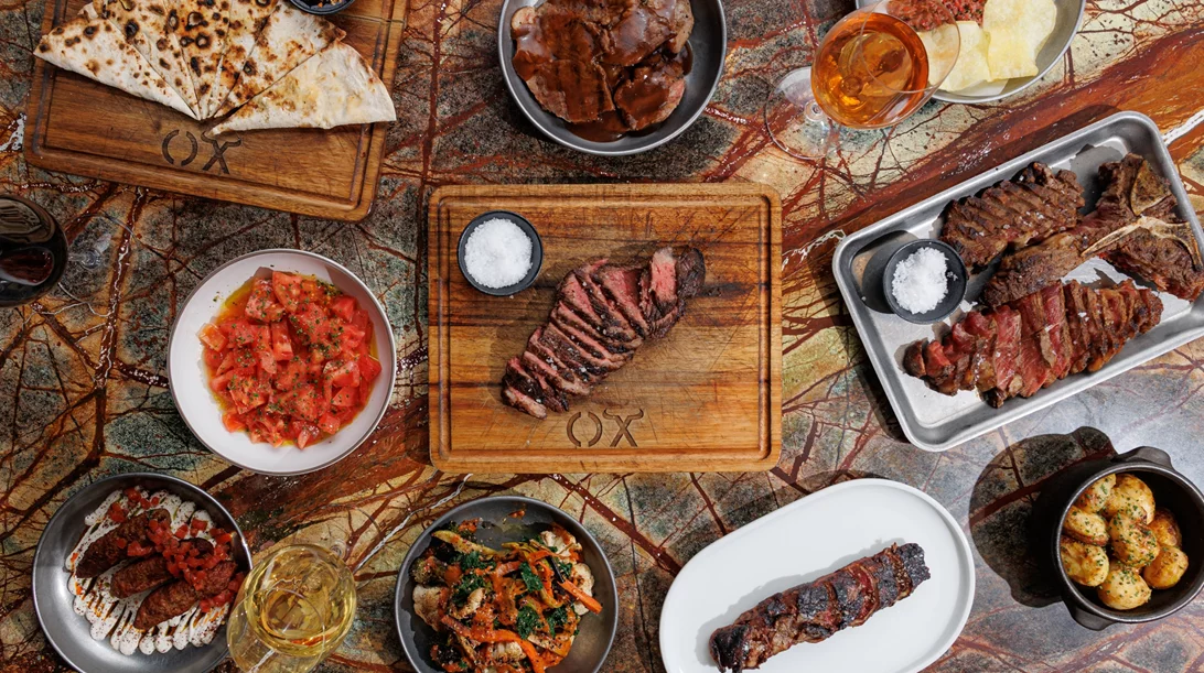 To 'OX Athens' γιορτάζει δύο χρόνια ζωής και ψήνει μαζί με τους Nomade et Sauvage