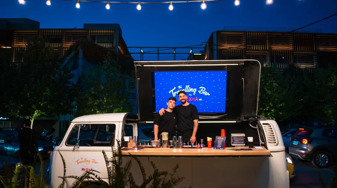 "The Travelling Bar by Mexha": Ένα μπαρ που ταξιδεύει όπου και όπως το θελήσεις