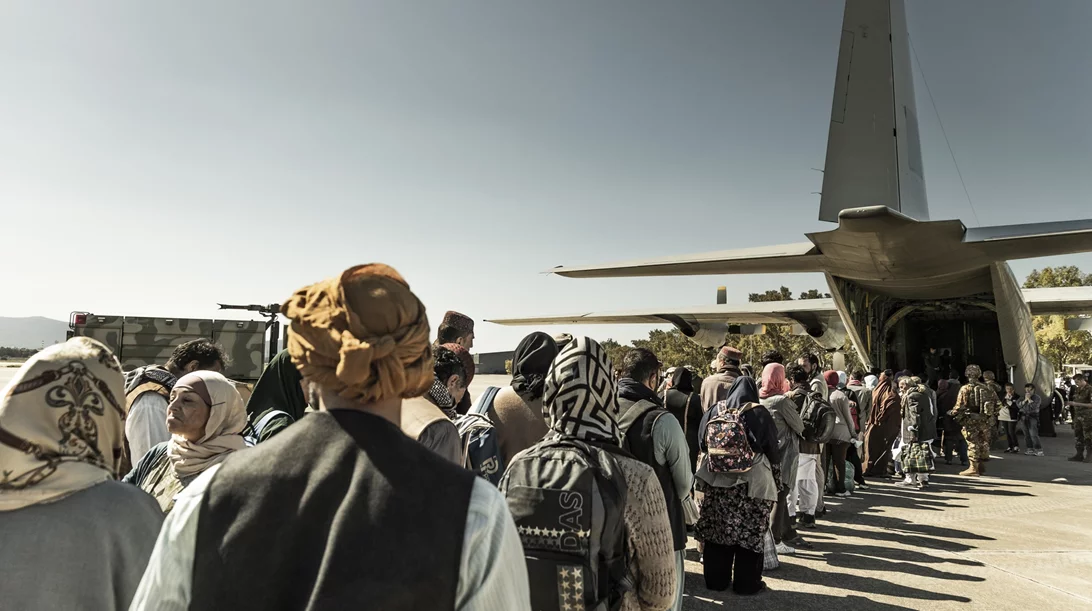 Στο "Kabul" βλέπουμε μία πόλη να πέφτει