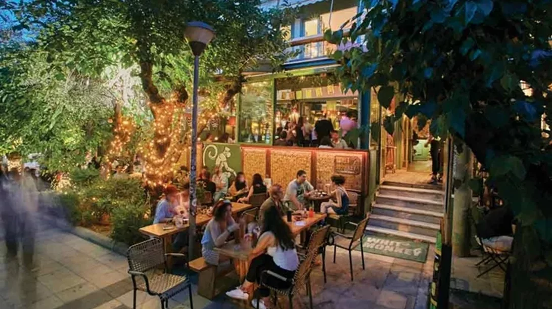 Πάρτι με cocktails, τατουάζ, DJs και vintage ρούχα στο Χαλάνδρι