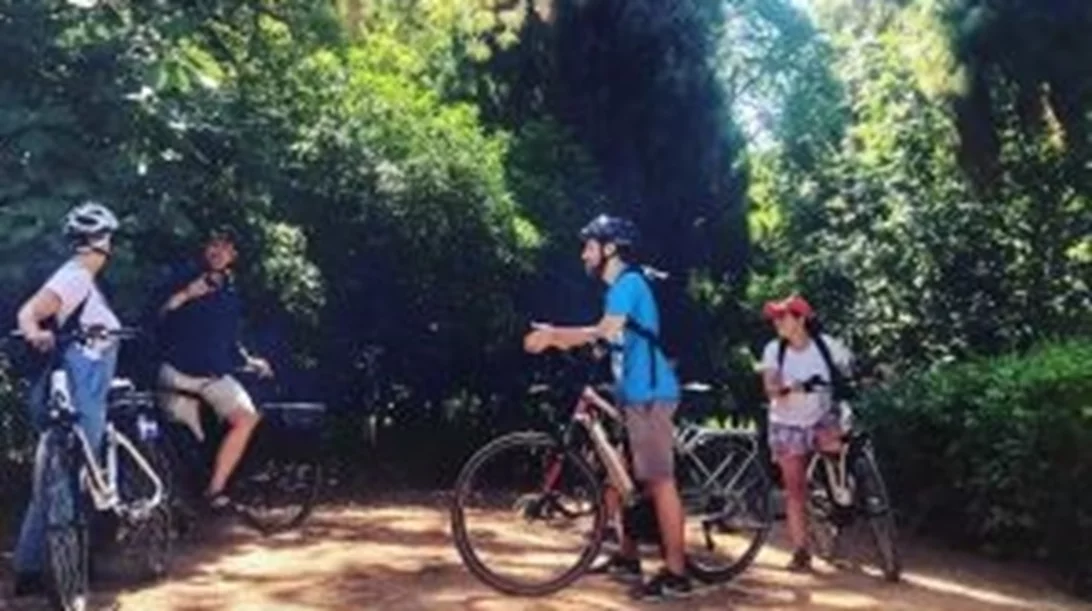 Γυρνάμε το ιστορικό κέντρο με το ποδήλατο