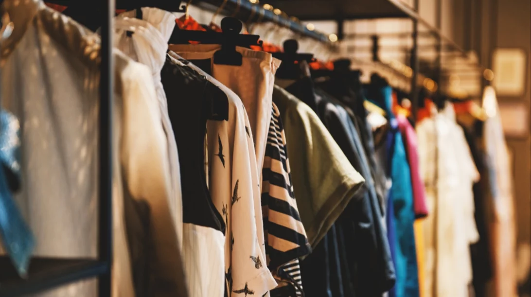 October Swap: Δωρεάν ανταλλαγές ρούχων και βιβλίων κι εργαστήρι με βελονάκι στο Ινστιτούτο Γκαίτε