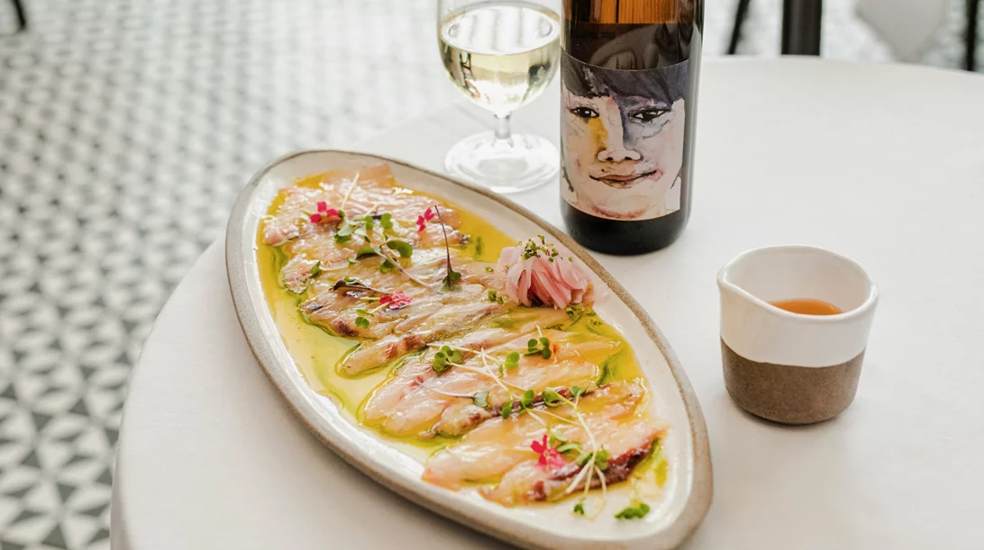 "Τιφφανυ’ς": Ένα μοντέρνο ελληνικό μπιστρό με οινοφιλικές αγάπες