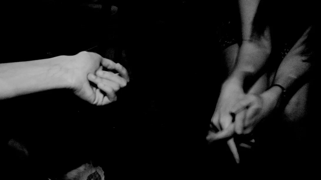 23 ποιητές και ποιήτριες μεταφράζουν ποιήματα για την αγάπη στις αναγνώσεις "Με τα λόγια (γίνεται)" της Ελληνοαμερικανικής Ένωσης