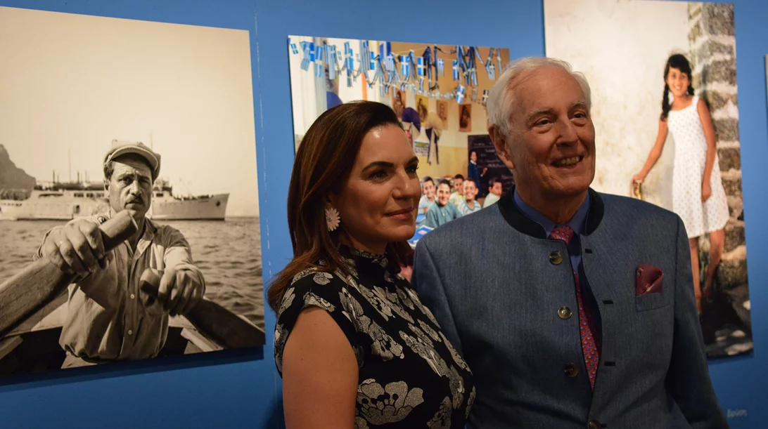 "Χαίρε Ξένε, στη χώρα των ονείρων": Η Υπουργός Τουρισμού Όλγα Κεφαλογιάννη στα εγκαίνια της έκθεσης του Robert McCabe