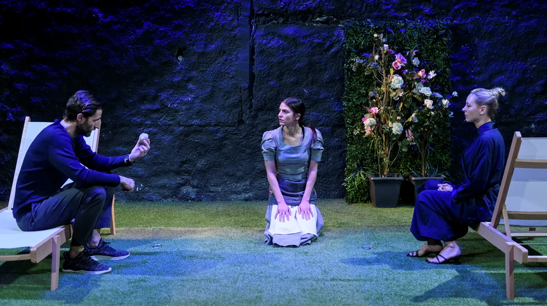 "Ημέρα Κυρίου": Ωραίο θέατρο στο Σταθμό με επίκαιρες αιχμές απέναντι στην κοινωνία