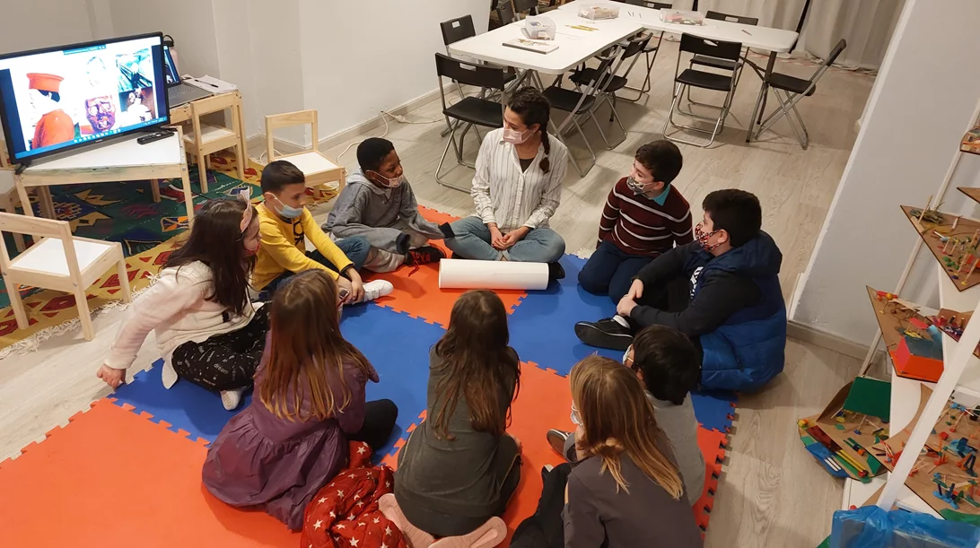 Δεύτερος κύκλος παιδικών εργαστηρίων από το Victoria Square Project