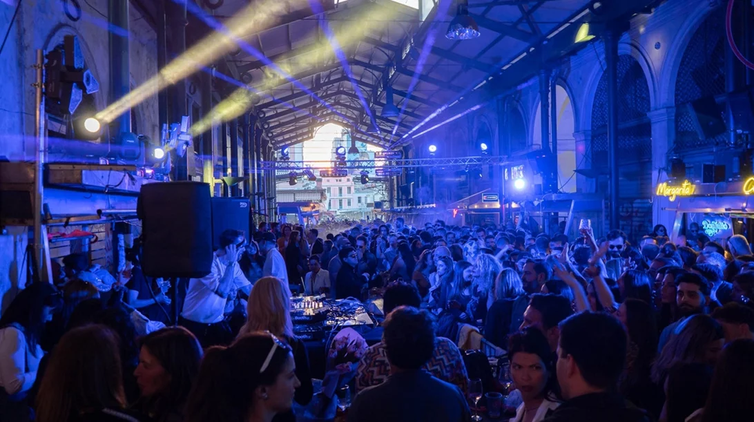 To "Σymposio" μεταμορφώνει ξανά τη Βαρβάκειο