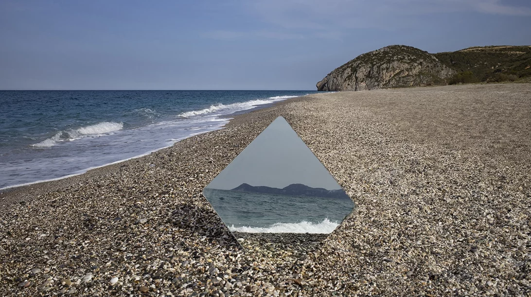 Οι "Ιδιόρρυθμες προβολές" της Δήμητρας Γούναρη