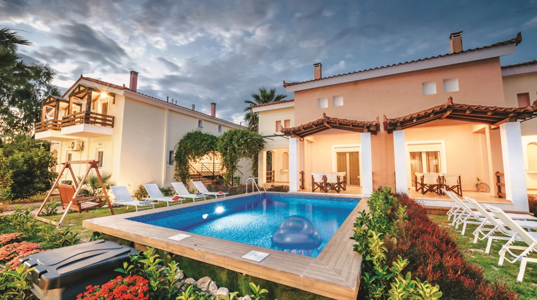 "Corinthian Village": Στιγμές χαλάρωσης σε ένα παραμυθένιο "χωριό" μια ανάσα από την Αθήνα