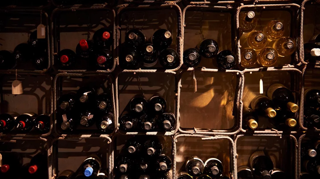 Πού θα πιούμε δέκα σπάνιες ποικιλίες κρασιού στην Αθήνα;