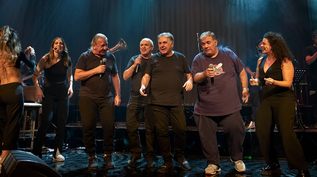 Οι "Άγαμοι Θύται" ξαναχτυπούν με ένα "Best ωχ" στο Anodos Live Stage