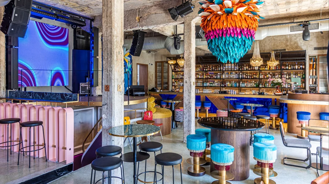 "Voila Athénes": Και έτσι ξαφνικά η Αθήνα απέκτησε ένα νέο, cool, all-day στέκι