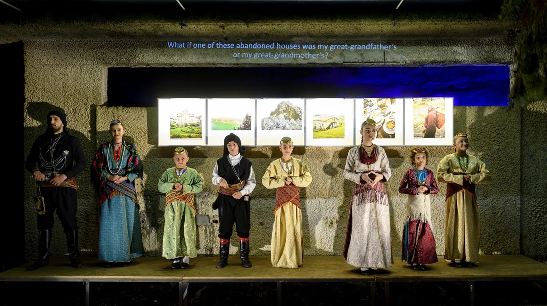 "Ε_ΦΥΓΑ": Η τριλογία που μιλά για την προσφυγιά γίνεται πολυμεσική εγκατάσταση