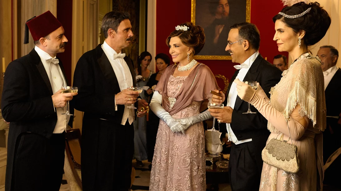 Τα αριστουργηματικά κουστούμια της ταινίας "Σμύρνη μου αγαπημένη" σε έκθεση του Ιδρύματος Βασίλη Παπαντωνίου