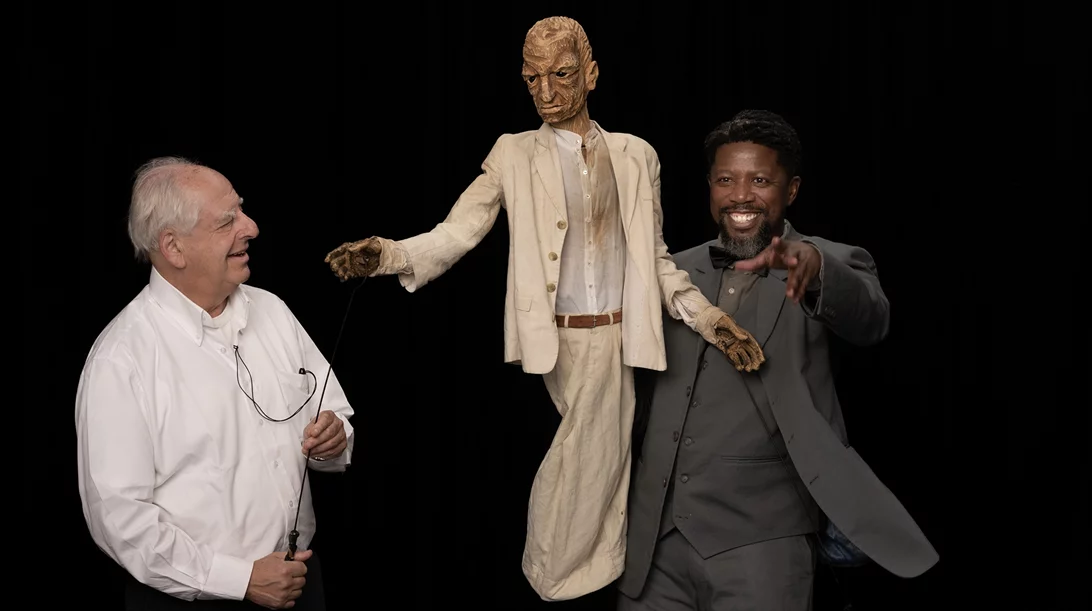 Φεστιβάλ Αθηνών: το αποκαλυπτικό ταξίδι του "Φάουστ στην Αφρική" μας υπενθύμισε τι (μπορεί να) σημαίνει πολιτικό θέατρο