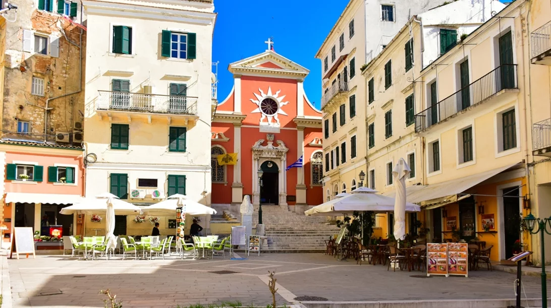 ΣΕΤΕ: Γιατί έπεσαν τα τουριστικά έσοδα του Ιουλίου;