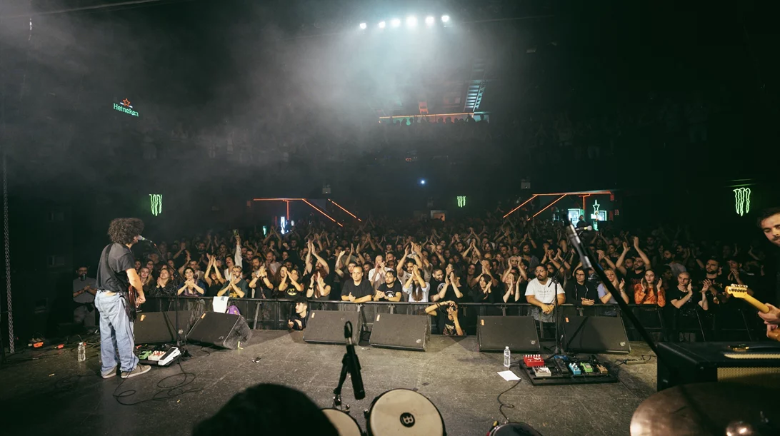 Η εμβυθιστική συναυλιακή εμπειρία που μας χάρισαν οι Naxatras