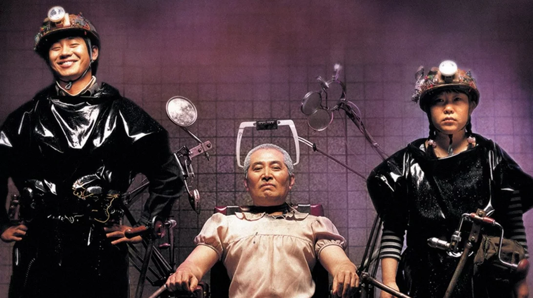 O Λάνθιμος ετοιμάζει ριμέικ του "Save the Green Planet"