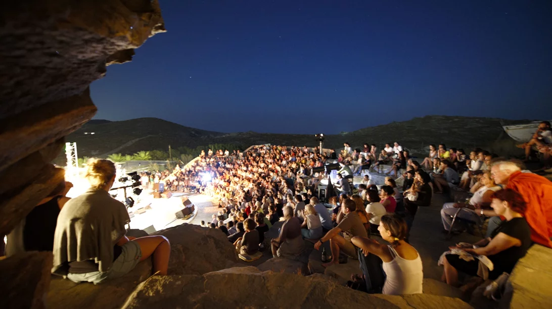 Κυκλάδες: Ένα πολυφωνικό καλοκαιρινό φεστιβάλ σε περιμένει στο Πάρκο Πάρου
