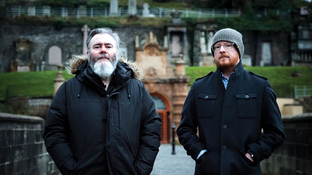 Arab Strap: "Τα νέα μας τραγούδια παραμένουν σκοτεινά, αλλά τουλάχιστον μπορείς να τα χορέψεις"