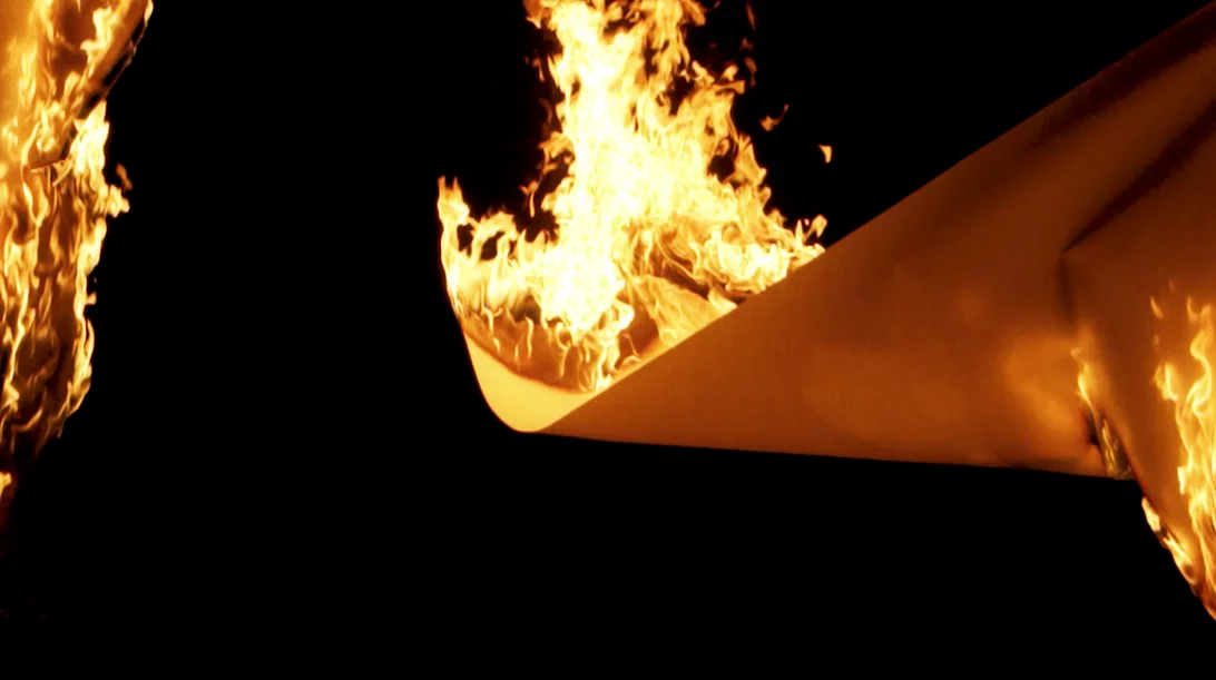 Το Κέντρο Τεχνών του Δήμου Αθηναίων μεταμορφώνεται σε ένα "φλογερό" εμβυθιστικό περιβάλλον