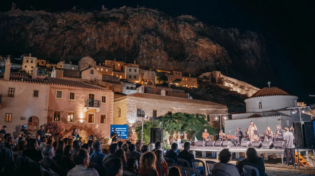 Ένα ταξίδι στο χρόνο στη Μονεμβασιά μέσα από τον Μαλβάζια οίνο