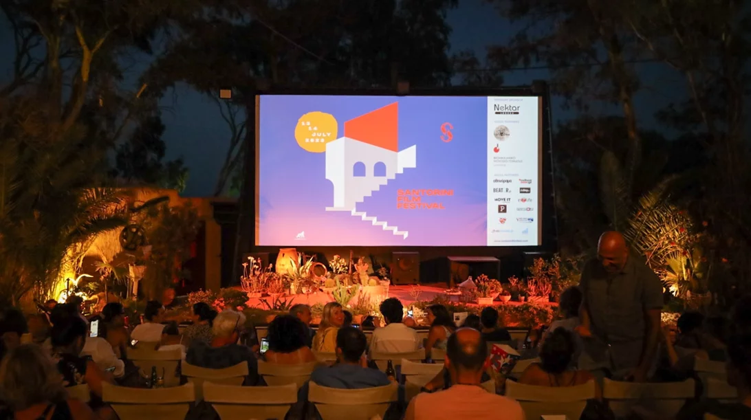 Παιχνίδια και σινεμά "συναντιούνται" σε ένα ξεχωριστό εργαστήριο στη Σαντορίνη