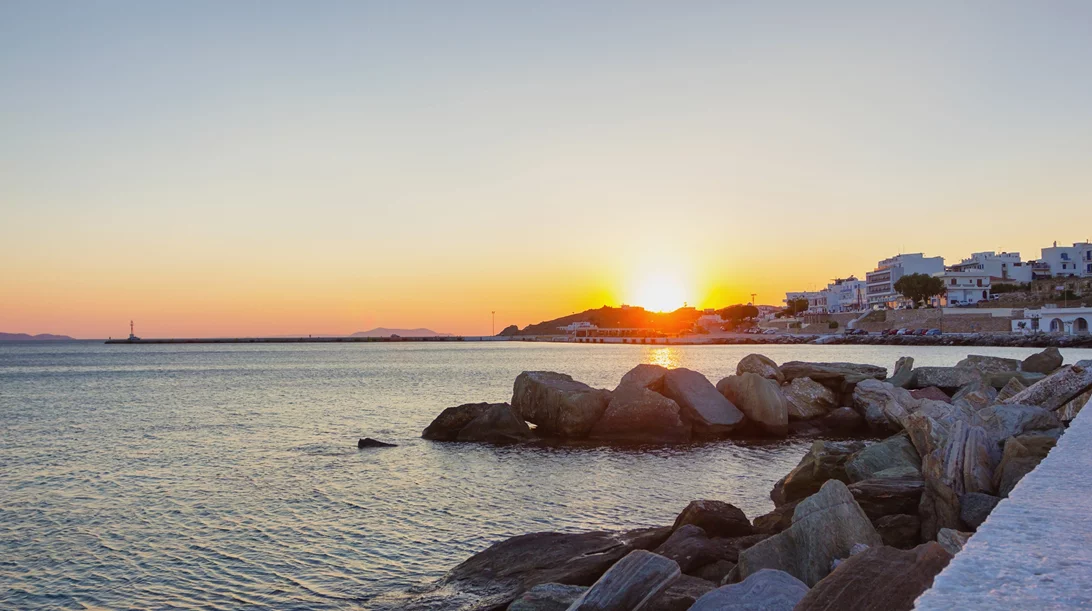 Ποια νησιά των Κυκλάδων σημείωσαν τις μεγαλύτερες αυξήσεις στα έσοδα των καταλυμάτων το 2023;