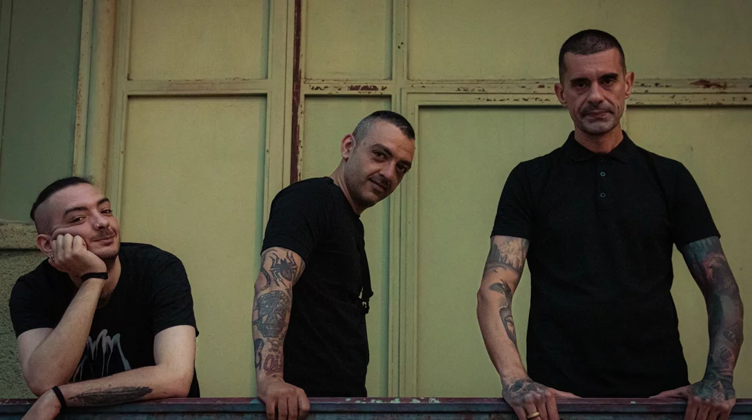 Χατ Τρικ: "Τα κινητά είναι ό,τι πιο ντεκαυλέ έχει να προσφέρει η εποχή"