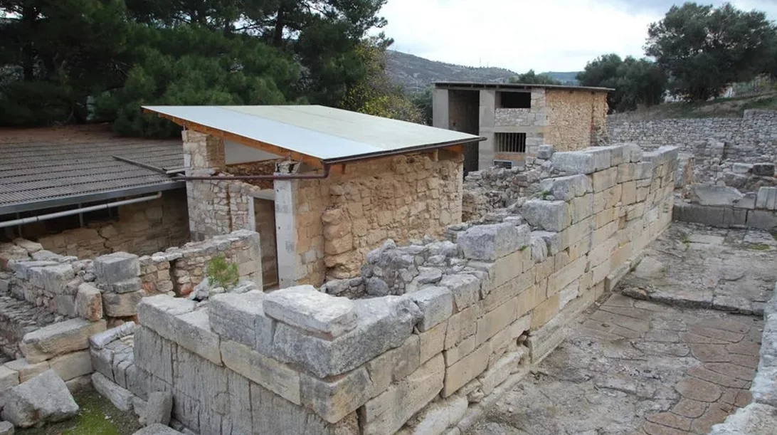 ΥΠΠΟ: Επεμβάσεις στερέωσης στο "Μικρό Ανάκτορο" της Κνωσού