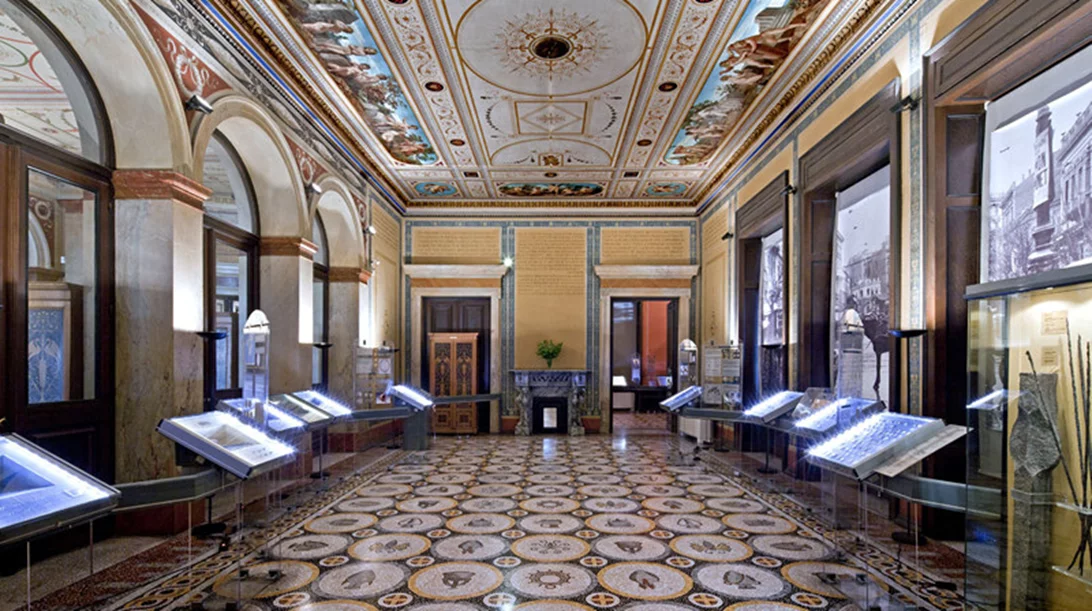 Νέα έκθεση με πάνω από 700 αντικείμενα στο Νομισματικό Μουσείο: Διαβάζοντας την ιστορία του ’21 μέσα από μεταλλικές κόπιες