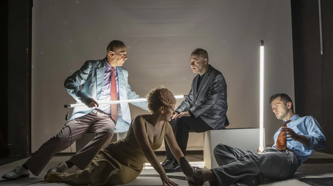 Ο "Δόκτωρ Γκλας" έρχεται στο θέατρο Φούρνος