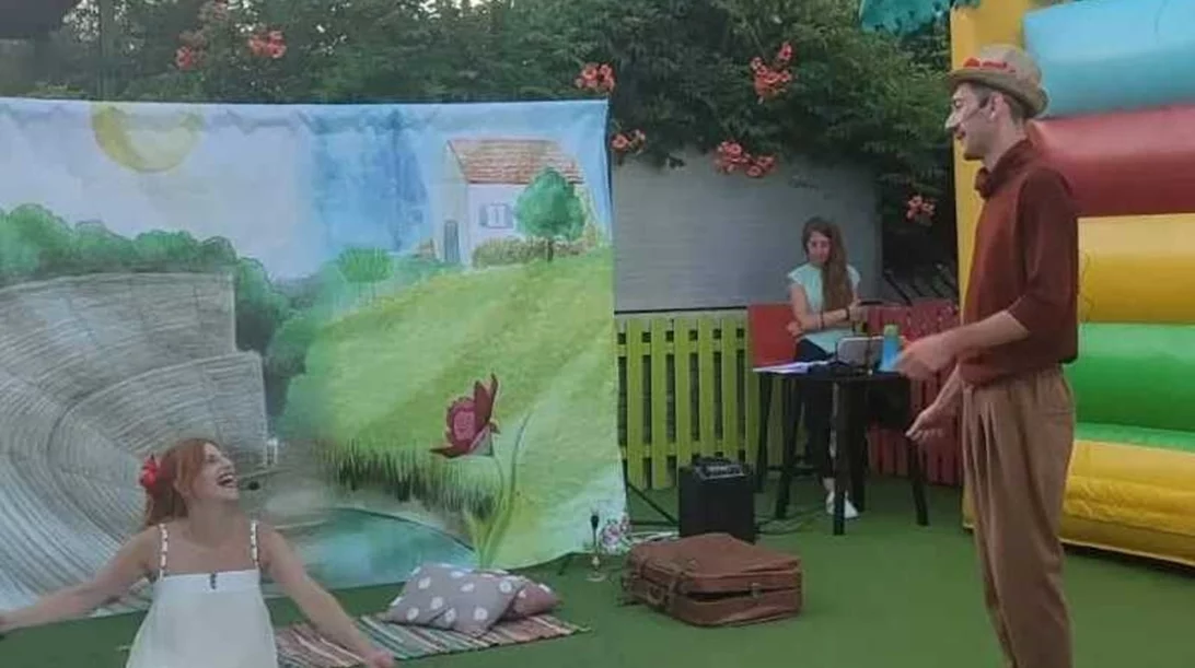 "Πιάσε τ’ όνειρο": Μια μαγευτική θεατρική περιπέτεια στο Φεστιβάλ Βιβλίου