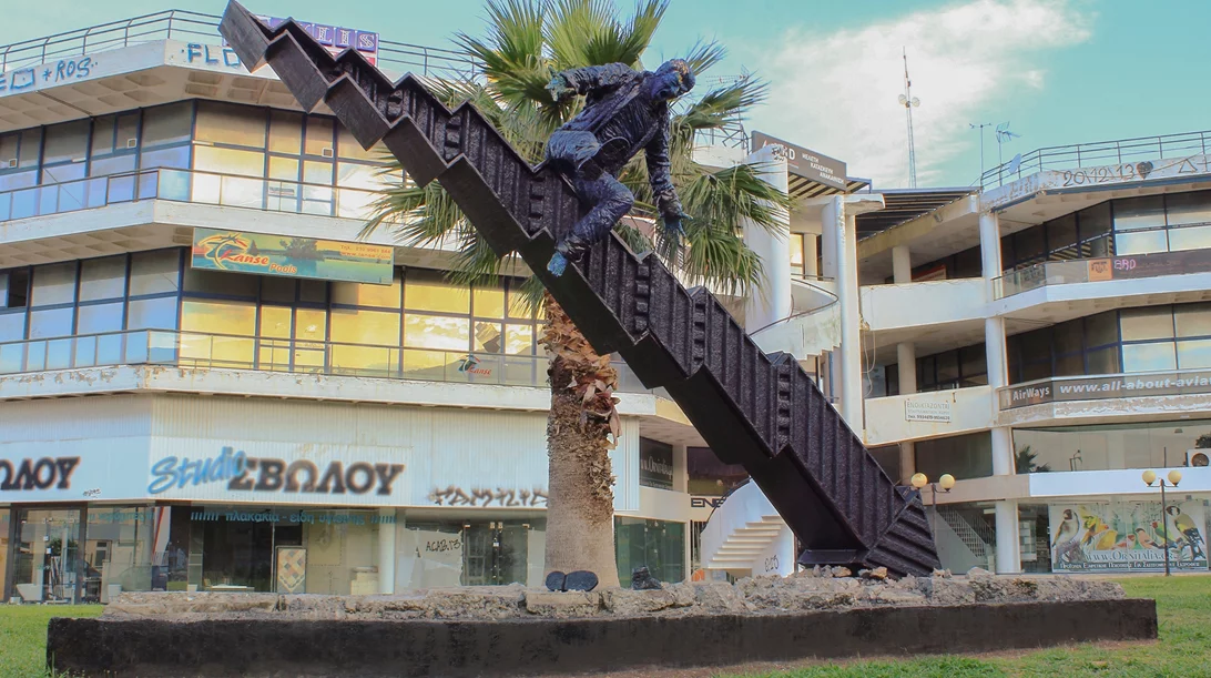 Πώς το γλυπτό Κρίση του Αναστάσιου Νυφαδόπουλου ανοίγει τον δρόμο για ανεξάρτητη τέχνη;