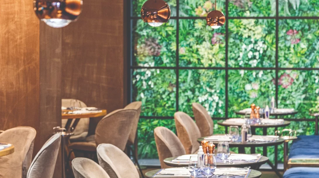 ''Amber Athens'': Προσιτή all-day πολυτέλεια και το καλοκαίρι