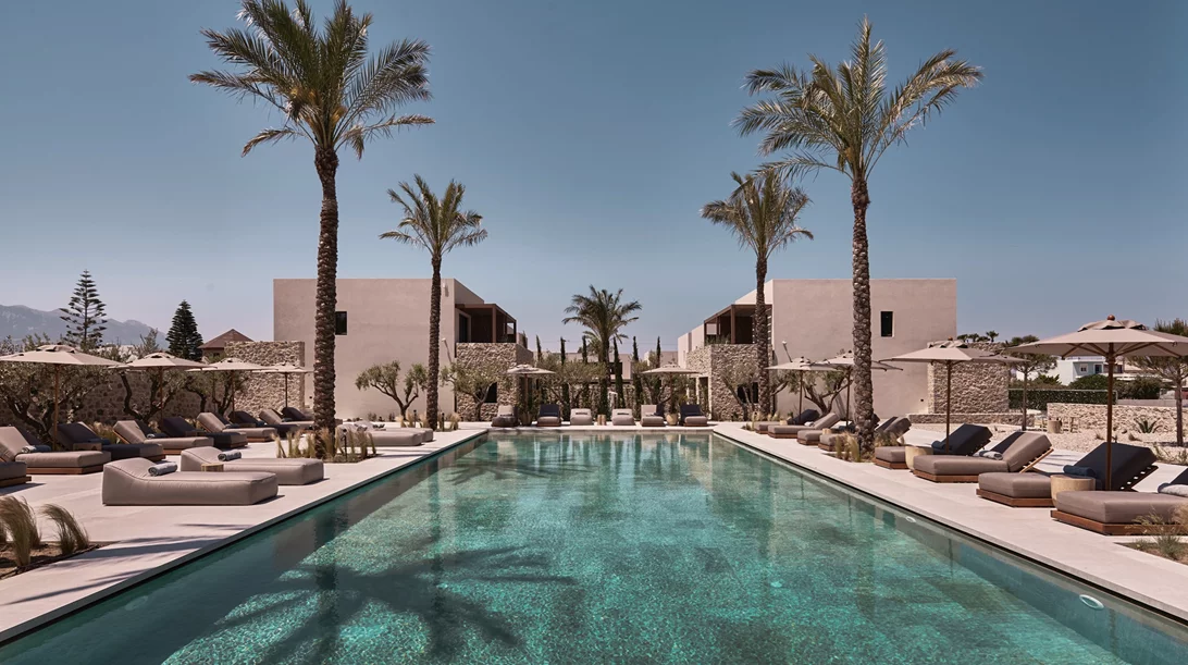 "Theros All Suite Hotel": Ένας παράδεισος ευεξίας μας μυεί στην τέχνη του slow living στο νησί του Ιπποκράτη