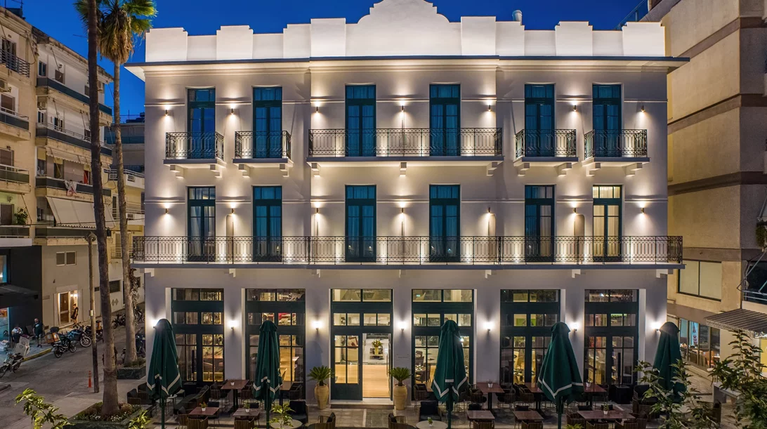 To "Grand Hotel Kalamata" επαναπροσδιορίζει την αστική πολυτέλεια