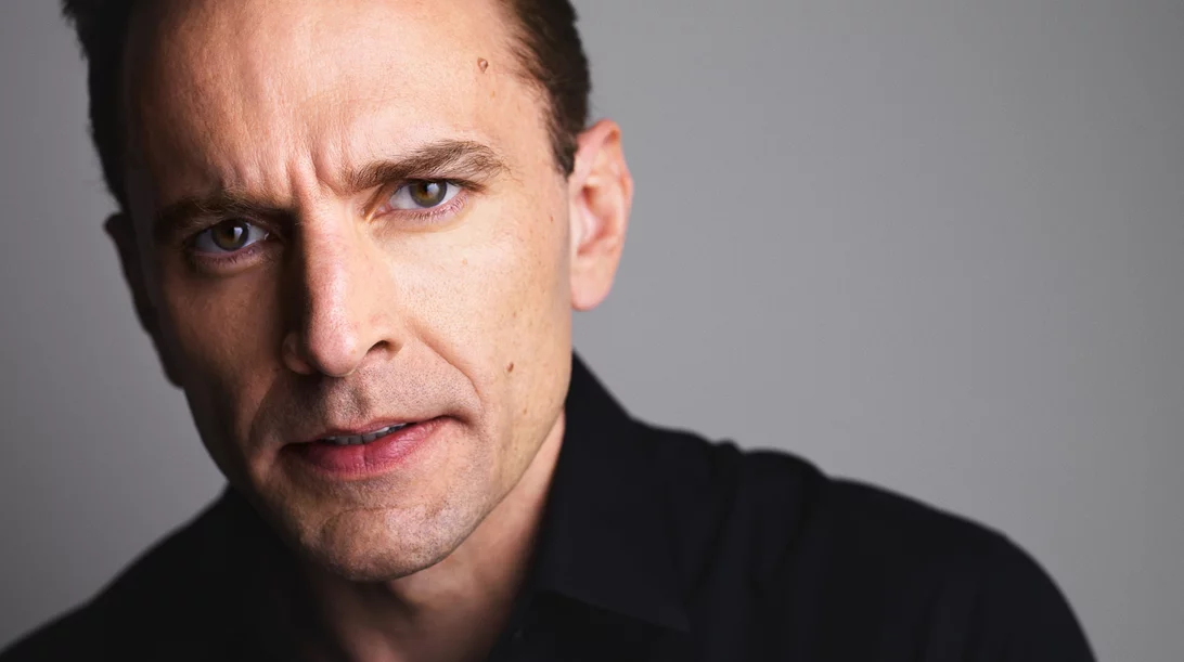 Ο Gene Gillette έρχεται στο Υπόγειο του Θεάτρου Τέχνης