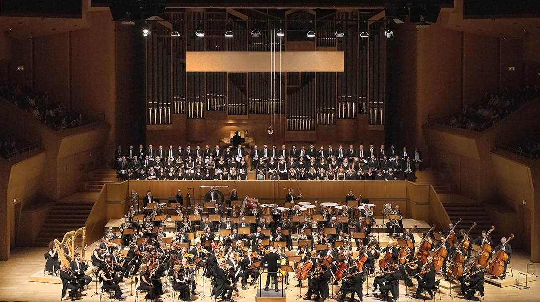 Καλύτερες επιδόσεις της ΚΟΑ σε Ρίχαρντ Στράους απ’ ό,τι σε Μάλερ σε συναυλίες υπό Έσενμπαχ και Καρυτινό