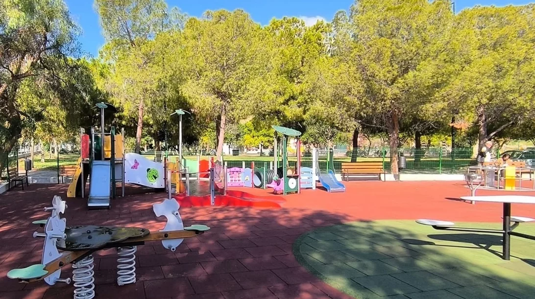 Πέντε νέες πρότυπες παιδικές χαρές ΑμεΑ στην Περιφερειακή Ενότητα Πειραιά