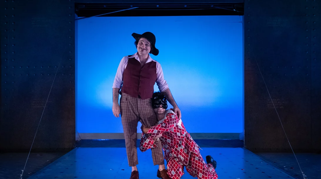 Ο υπηρέτης δύο αφεντάδων