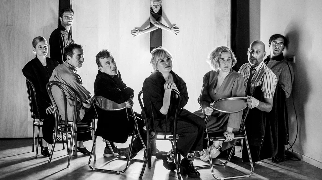 Το θέατρο Προσκήνιο υποδέχεται τον "Γλάρο" σε σκηνοθεσία Δημήτρη Καραντζά