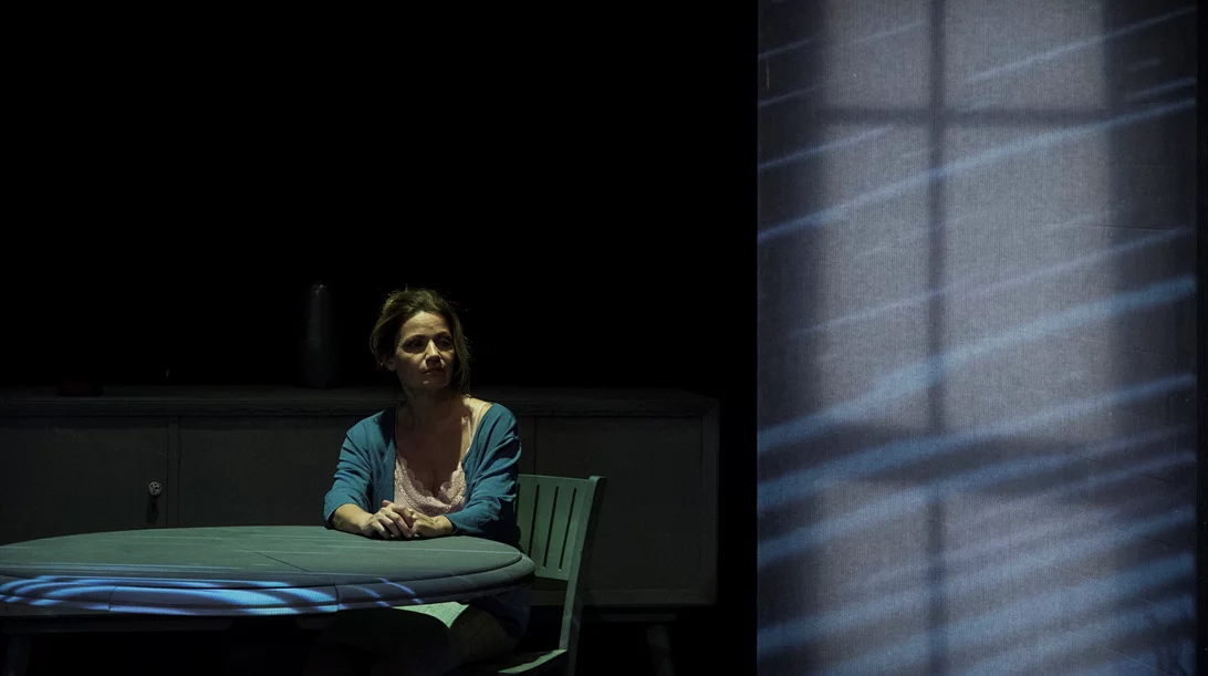 Έξι καλλιτέχνες αποχαιρετούν τη χρονιά που φεύγει και καλωσορίζουν τη νέα