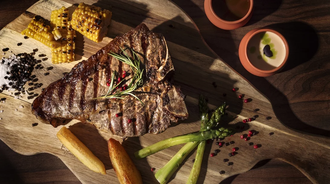 Prime κοπές premium meat επιλογών με θέα όλη την Αθήνα