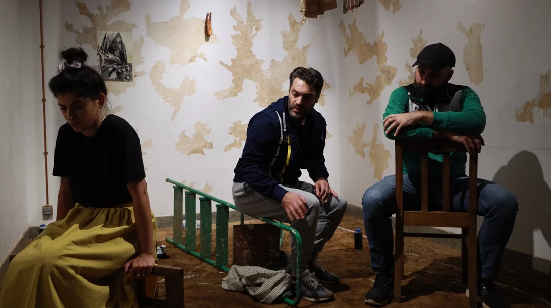 Με έναν έφηβο σε μια ερευνητική παράσταση